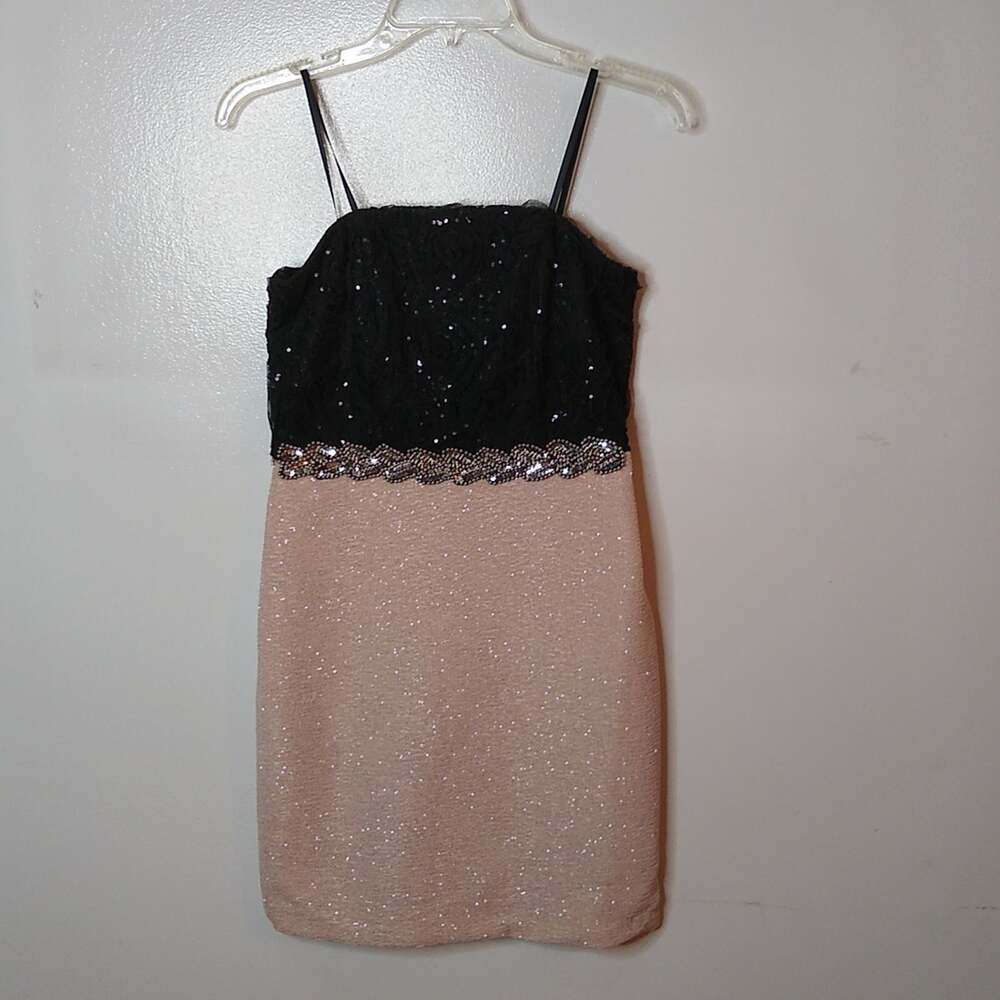 CITY TRIANGLES juniors size 7 two-tone beads and sequins embellished dress.